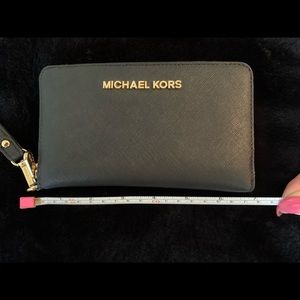Michael Kors JetSet Flat Multifunction Wallet